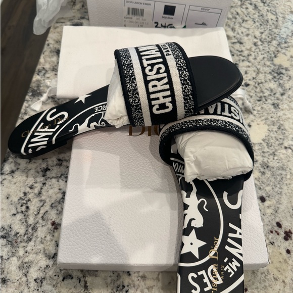 Black and White Dior Slide. Brand New Dior slippers US size 12 - Picture 3 of 4